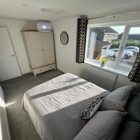 Modern, Two Double Bedroom House With Free Parking Chepstow Exteriör bild