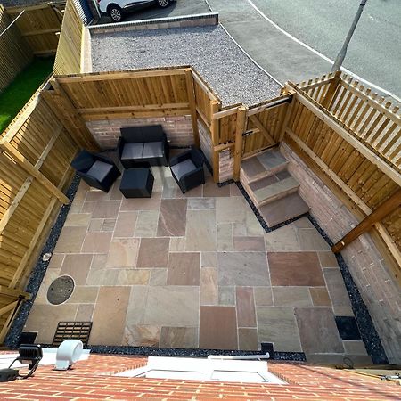 Modern, Two Double Bedroom House With Free Parking Chepstow Exteriör bild