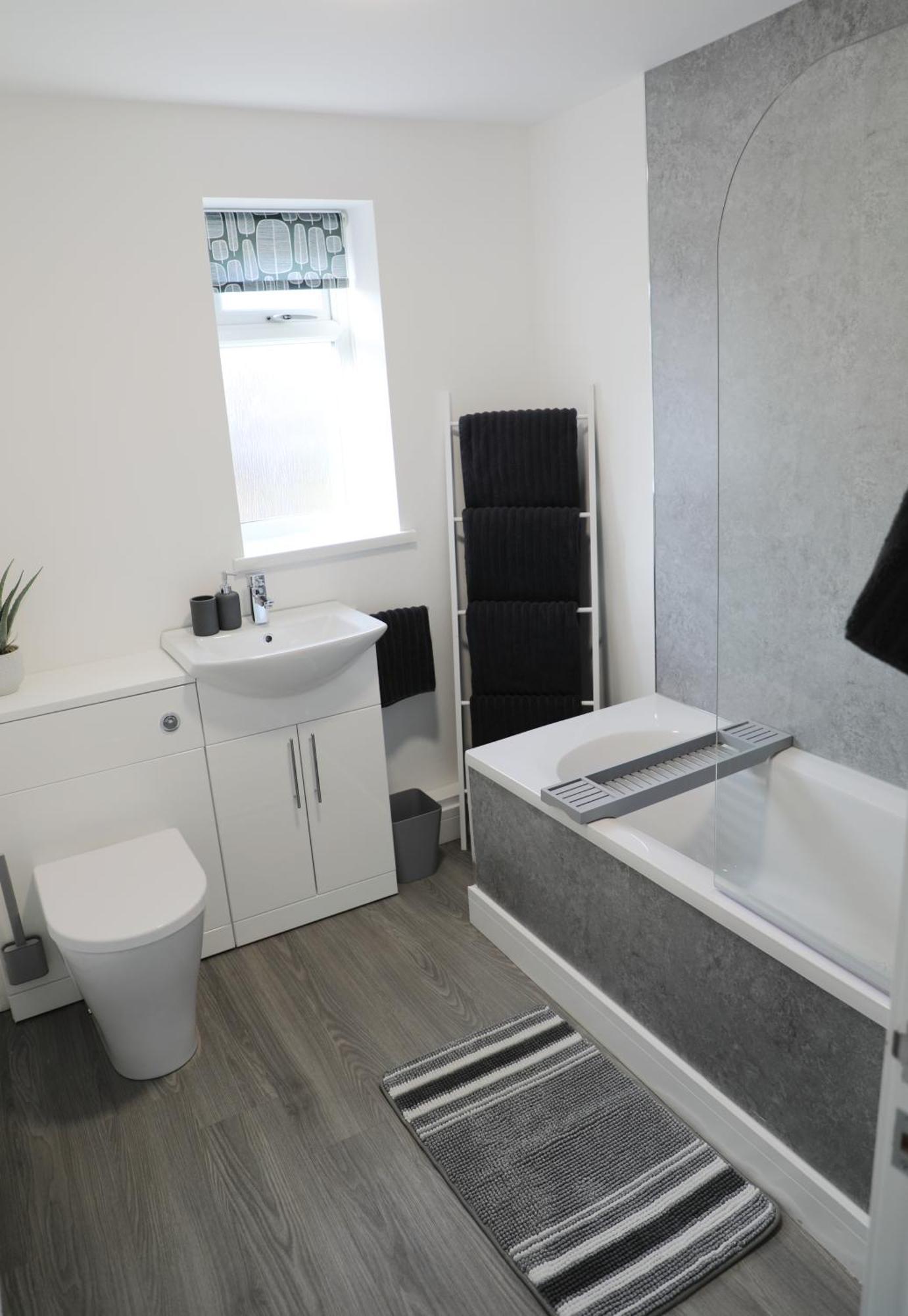 Modern, Two Double Bedroom House With Free Parking Chepstow Exteriör bild