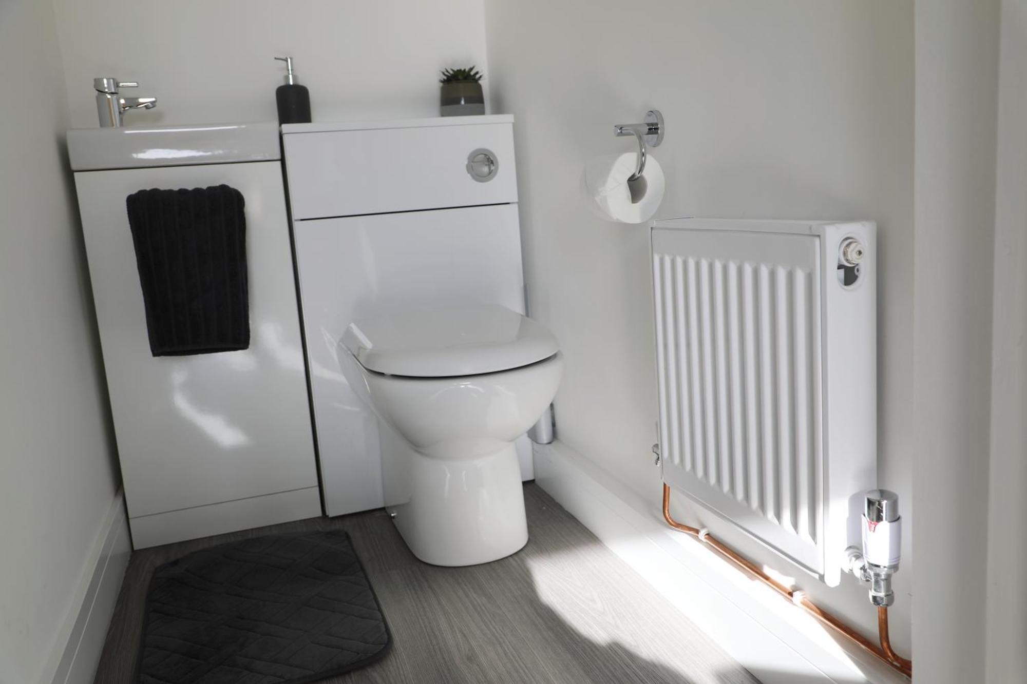 Modern, Two Double Bedroom House With Free Parking Chepstow Exteriör bild