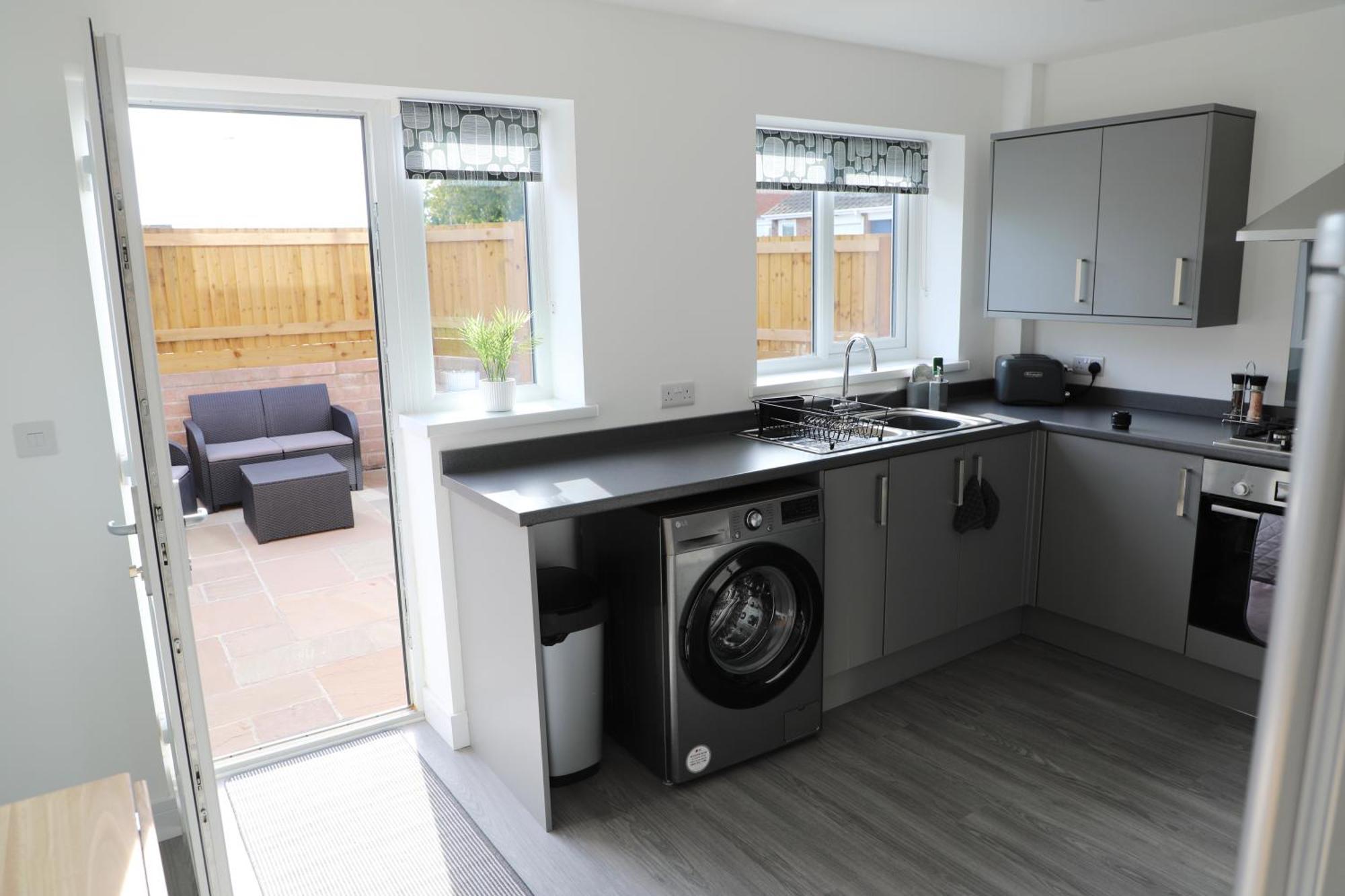 Modern, Two Double Bedroom House With Free Parking Chepstow Exteriör bild